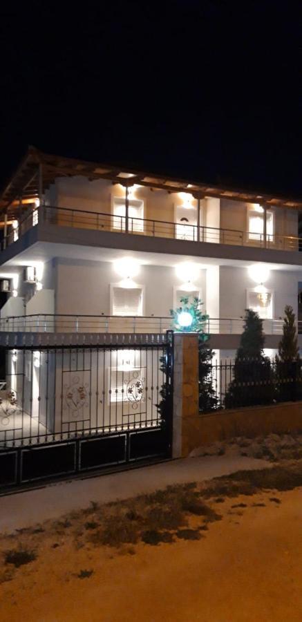 Vila Ervin Second Floor คซามิล ภายนอก รูปภาพ